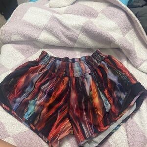 Lululemon Colorful, hotty hots, size 4, 4inc